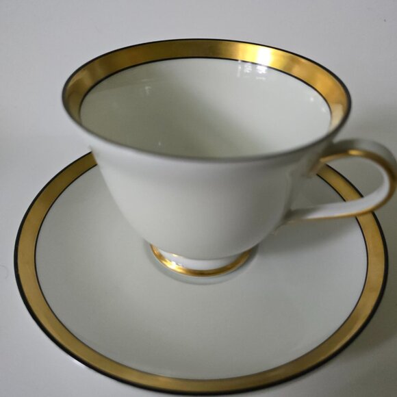 Aragon By Hutschenreuther Footed Cup And Saucer - Picture 9 of 13